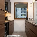 Apartamento Lux Unique Rzeczypospolitej With Parking By Renters Prestige