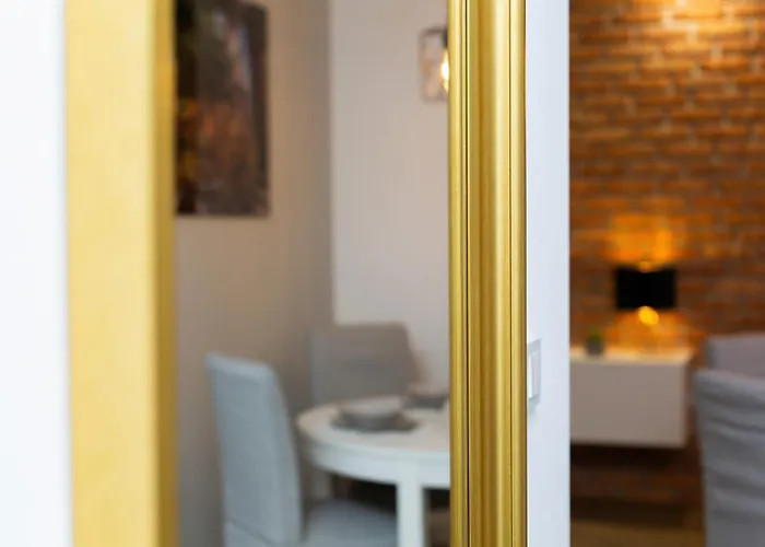 Lux Unique Rzeczypospolitej With Parking By Renters Prestige Apartman Varsó