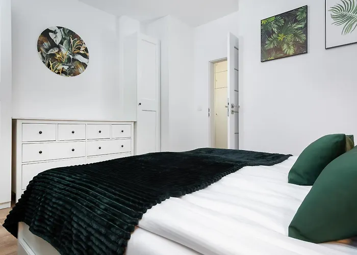 Apartman Lux Unique Rzeczypospolitej With Parking By Renters Prestige Varsó