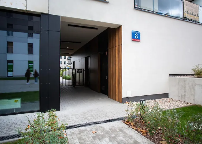 Lux Unique Rzeczypospolitej With Parking By Renters Prestige Varsó