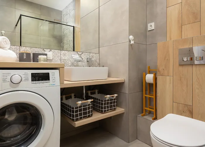 Lux Unique Rzeczypospolitej With Parking By Renters Prestige