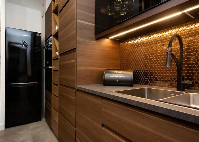 Apartman Lux Unique Rzeczypospolitej With Parking By Renters Prestige