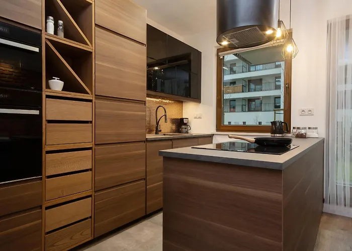 Lux Unique Rzeczypospolitej With Parking By Renters Prestige