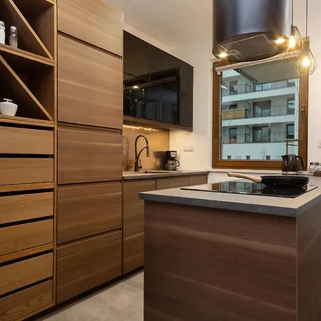 Lux Unique Rzeczypospolitej With Parking By Renters Prestige